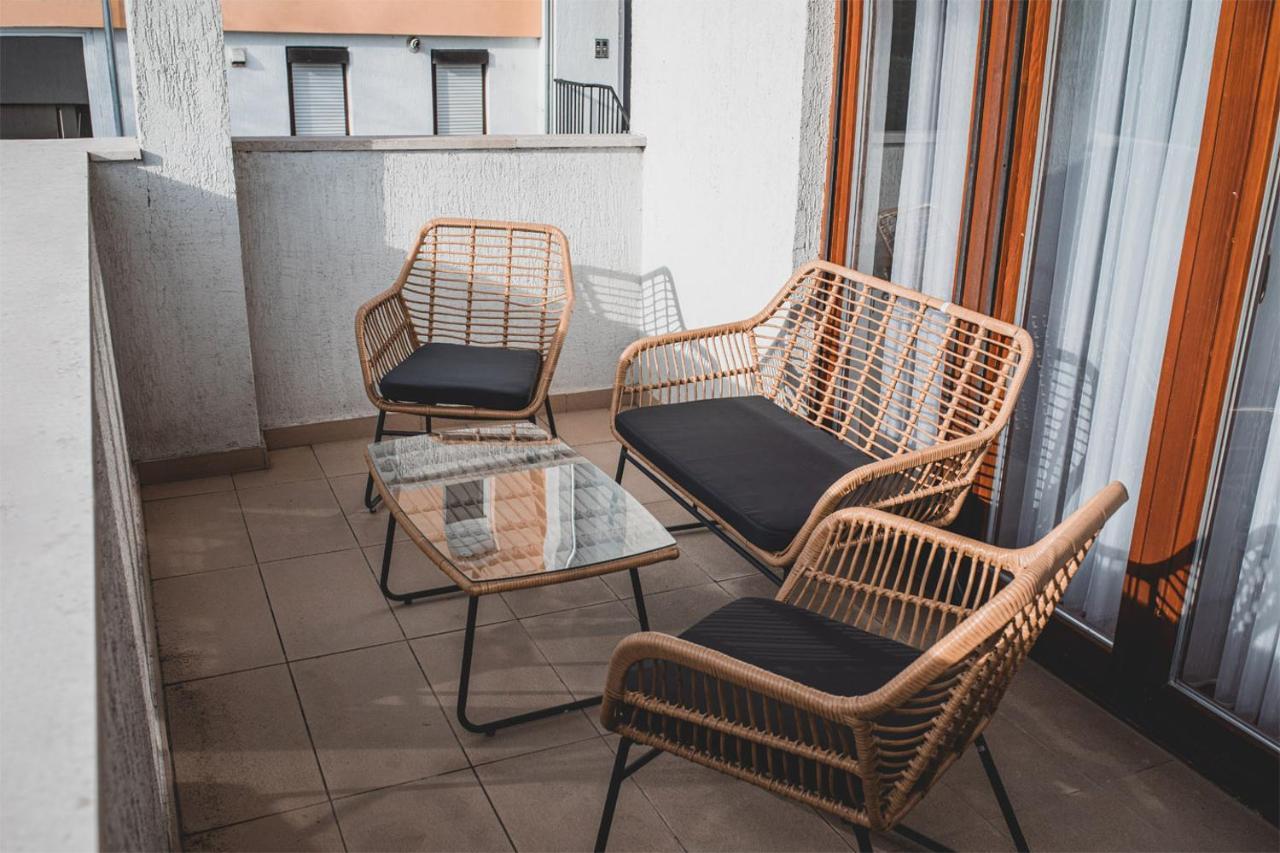 Helles 3 Schlafzimmer Apartment Zwischen Zagreb Zentrum & Natur Exterior foto